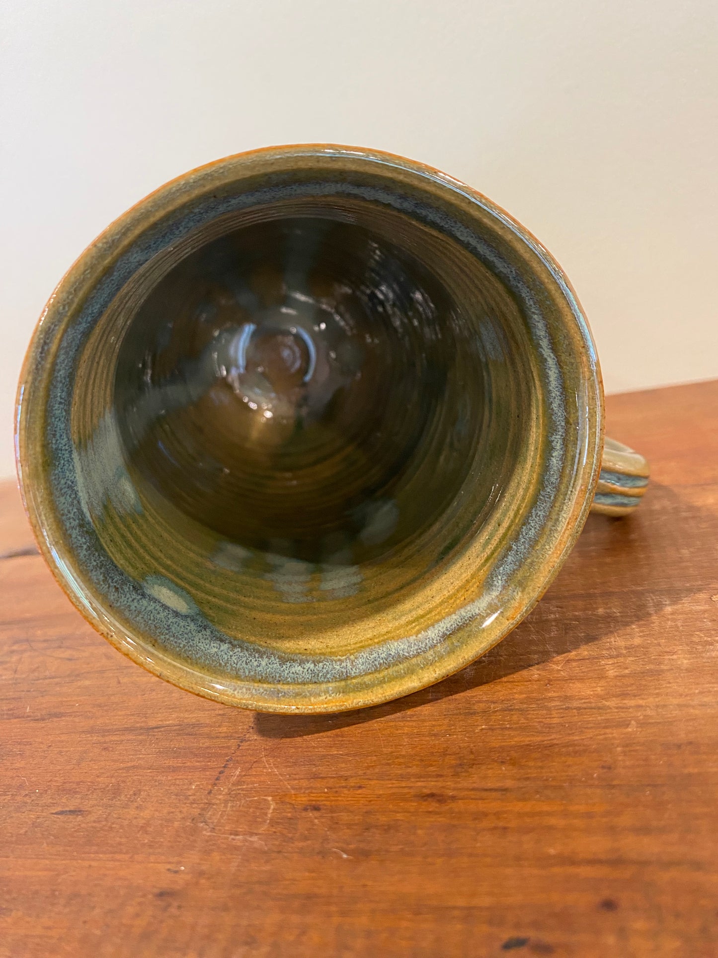 Leaf carved green mug