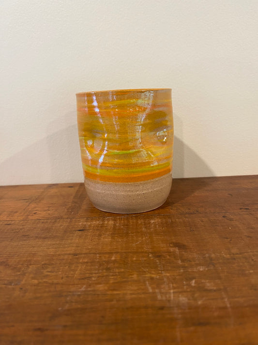 Thumb grip tumbler