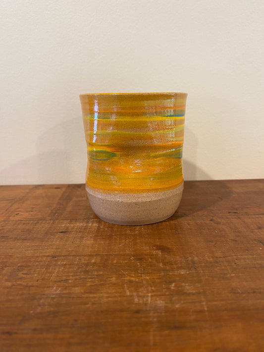 Thumb grip tumbler