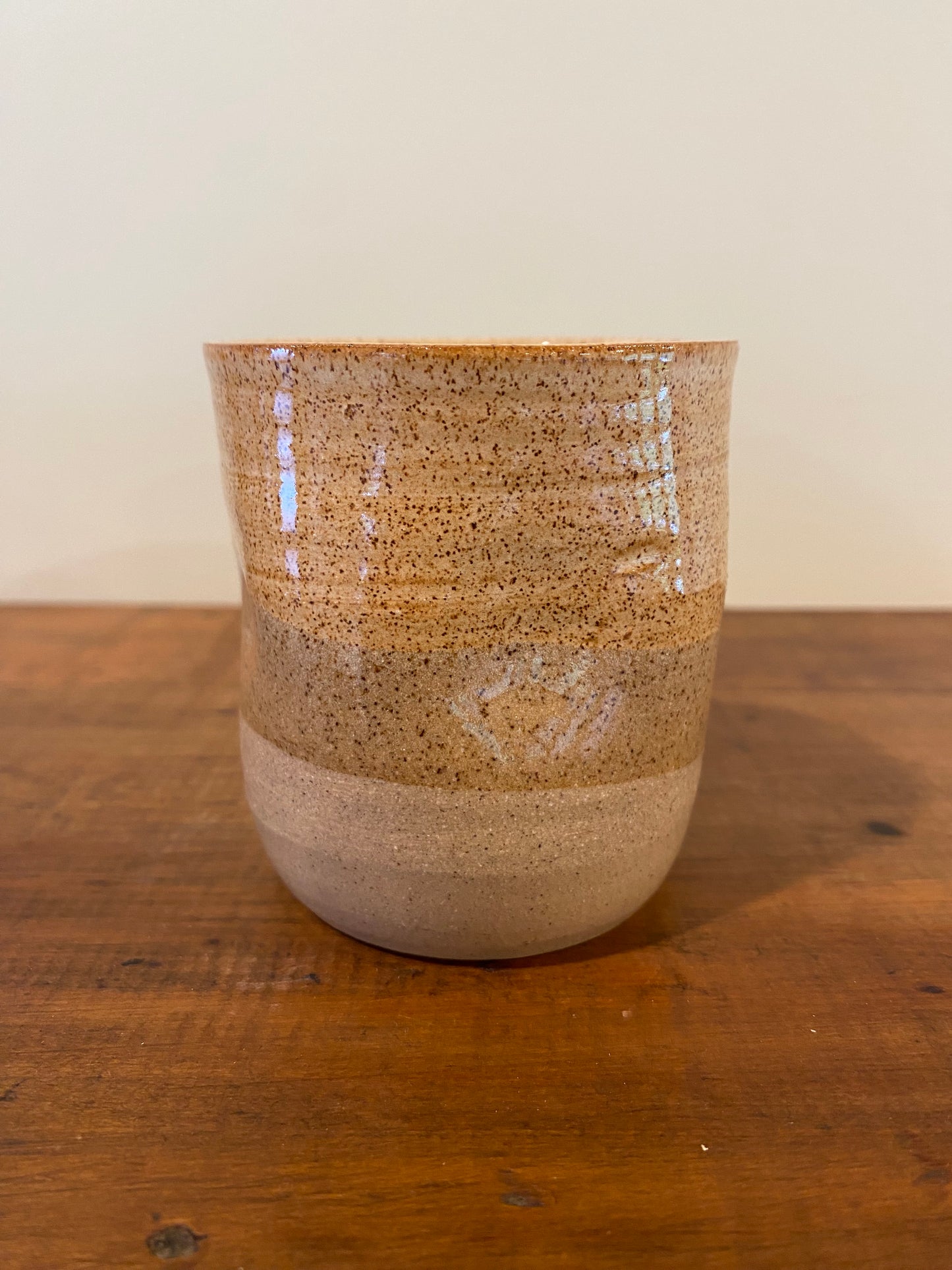 Thumb grip tumbler haystack