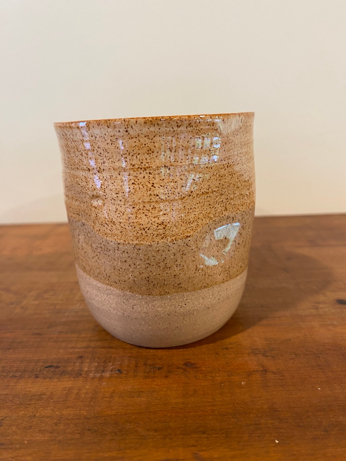 Thumb grip tumbler haystack