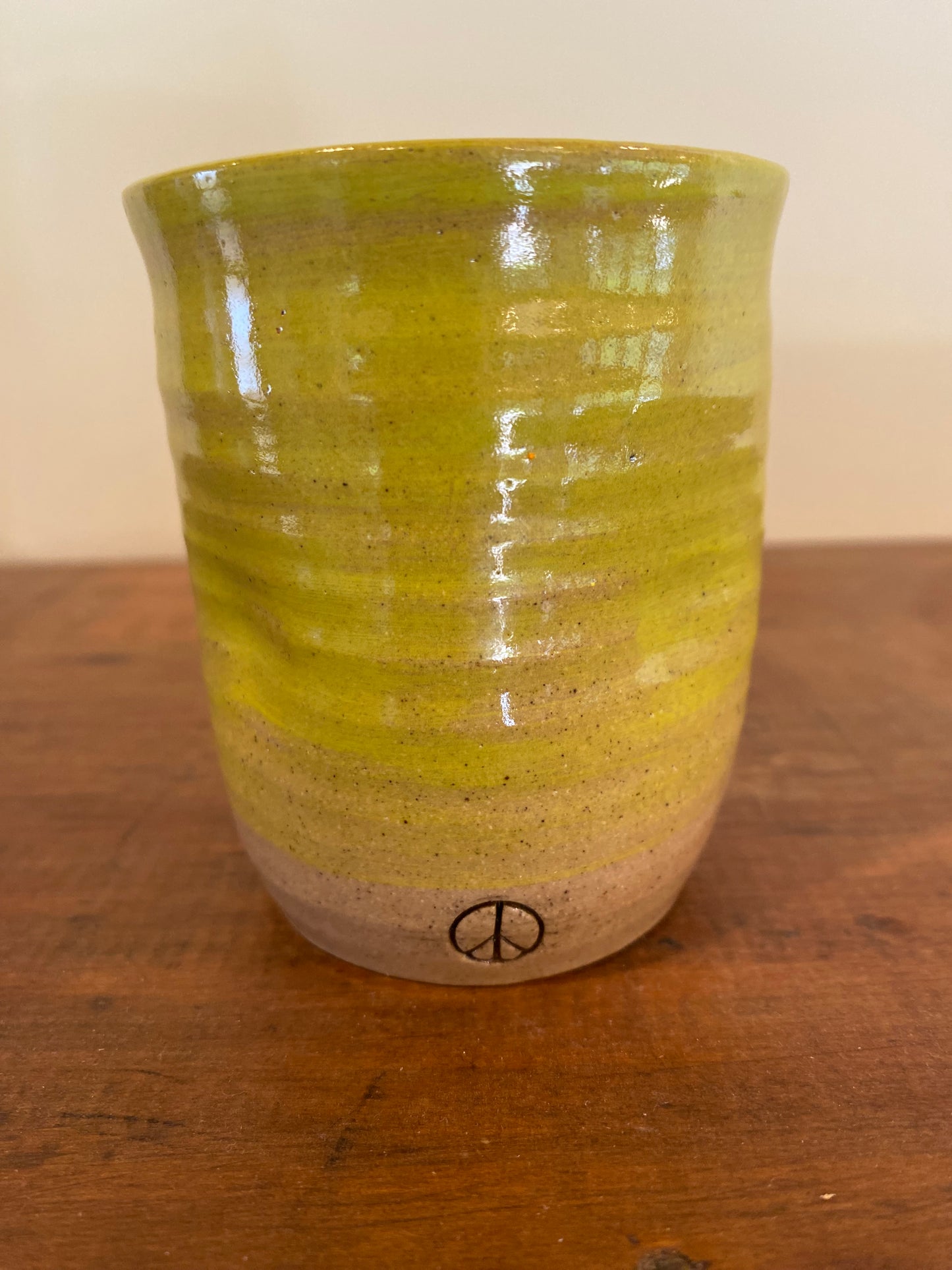 Thumb grip tumbler lime Small